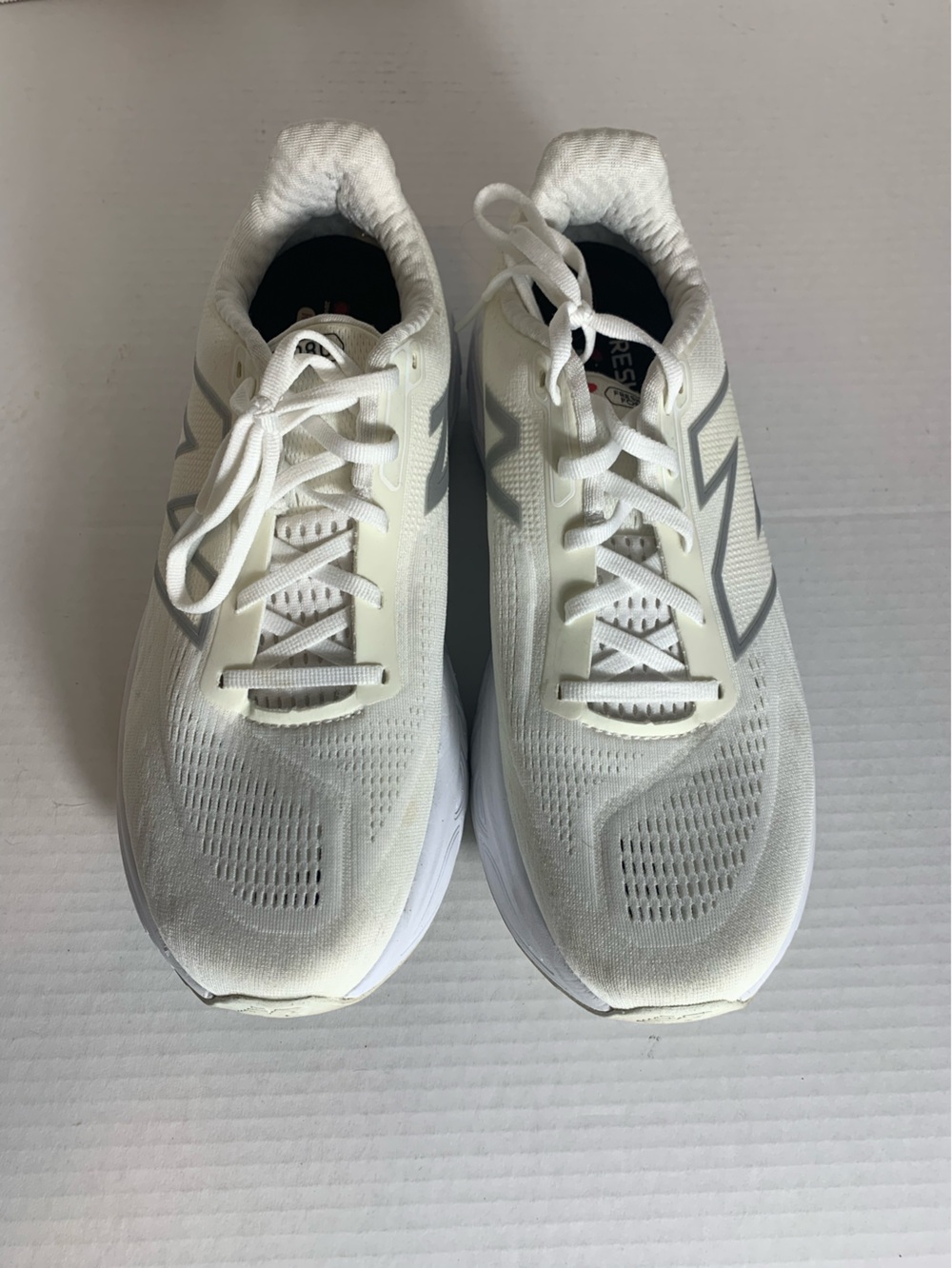 New Balance Fresh Foam X 1080v14 sneakers in White Women’s size 9.